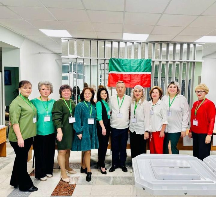 Члены мамадышского избиркома в цветах флага Татарстана