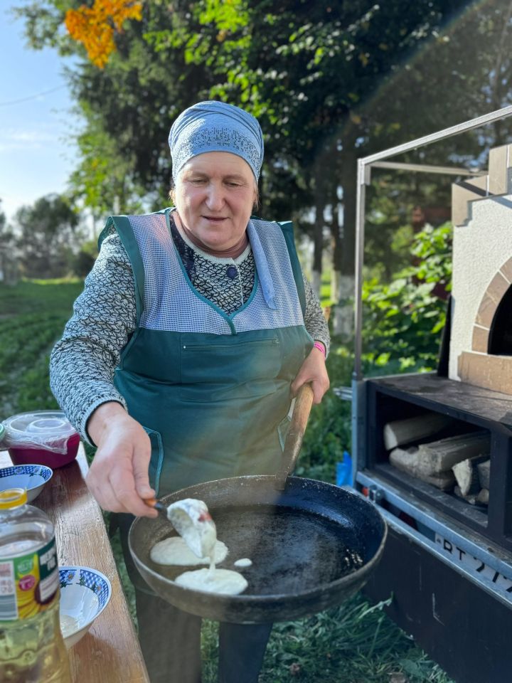 Залида Талипова поделилась секретами настоящих блинов из печи