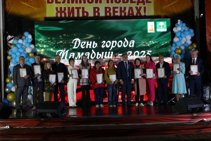 Цветочный гран-при в Мамадыше получила Красногорская школа