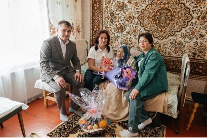 Ветеран ВОВ из Мамадыша отметила 102-й день рождения