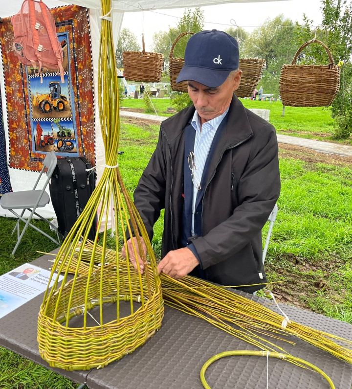 Потомственный корзинщик делится секретами изготовления корзин