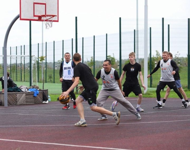 Открывается секция баскетбола: детские группы набирают опытные тренеры