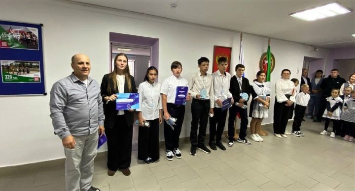 В школах Мамадыша наградили команды-победители проекта «Вызов Первых»