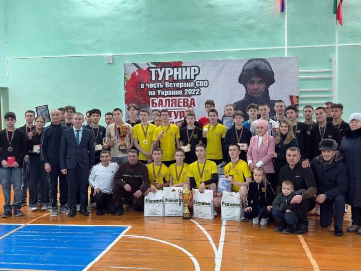 Волейбольная команда Мамадышского района завоевала серебро