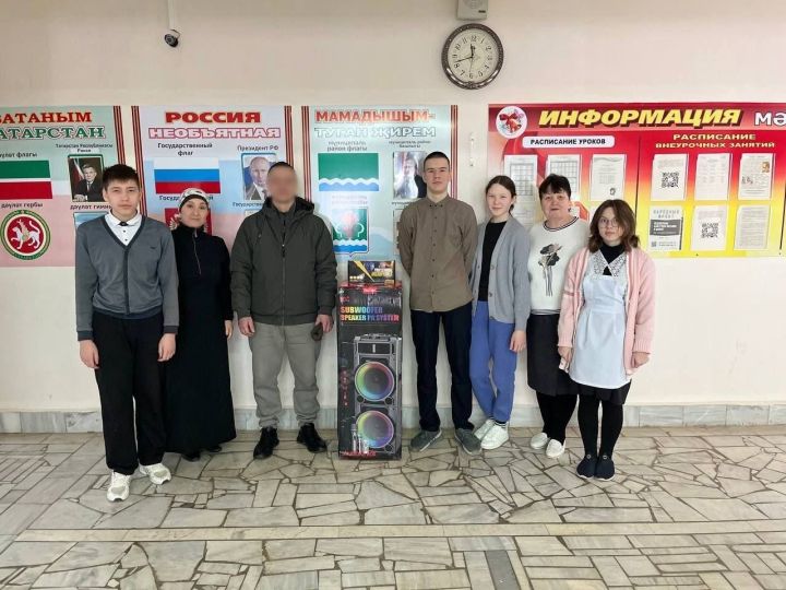 Участник СВО подарил ученикам современную звуковую систему