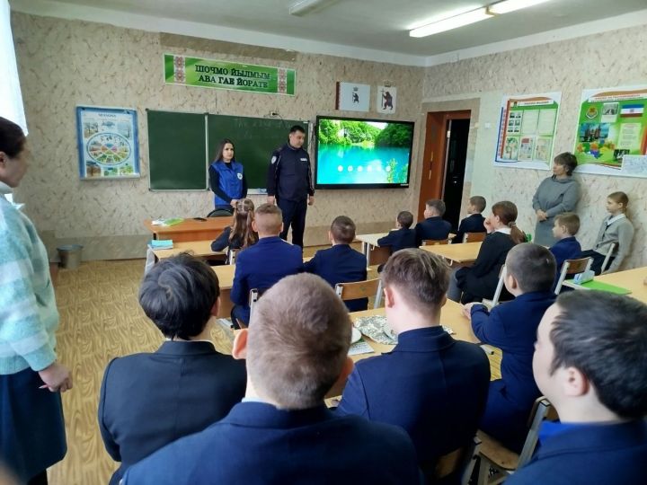 Госавтоинспекторы провели урок безопасности в школах Мамадышского района