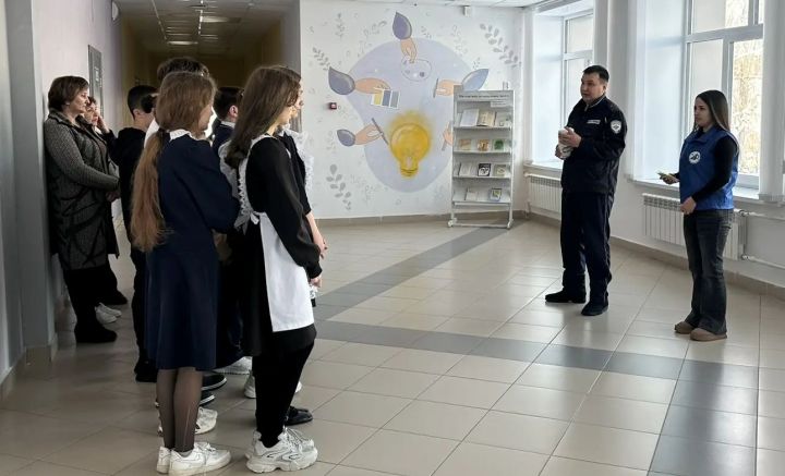 Госавтоинспекторы провели урок безопасности в школах Мамадышского района
