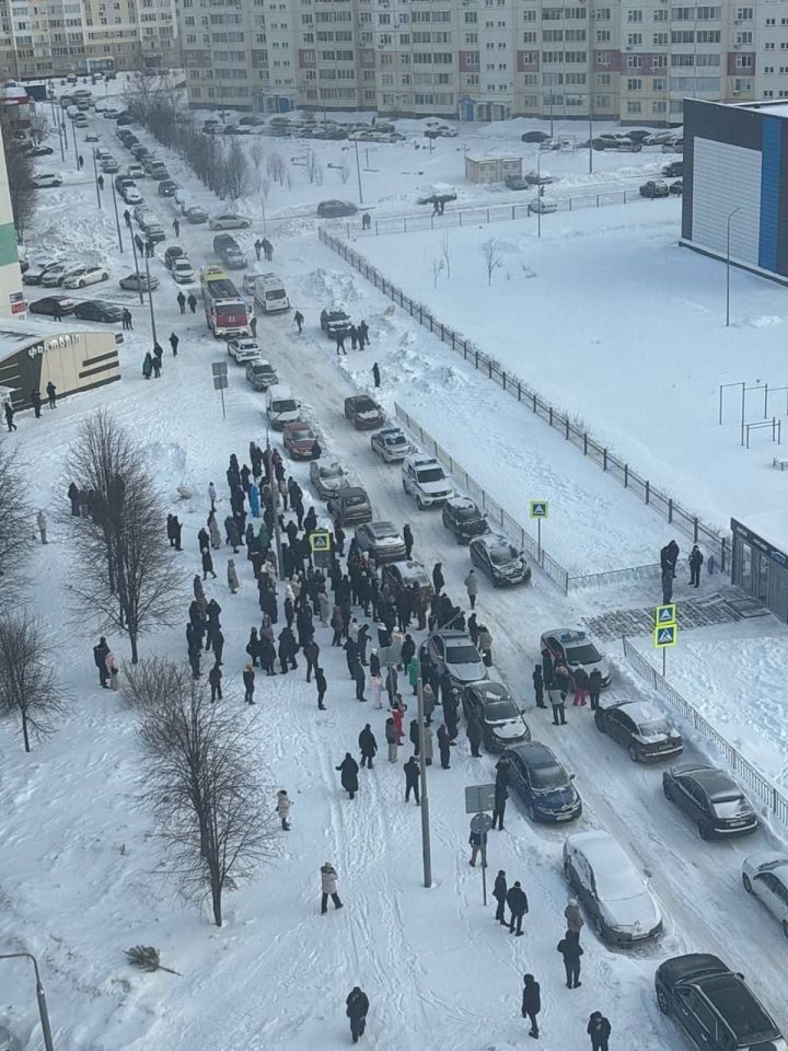 Возбуждено дело после нападения подростка на работницу школы в Нижнекамске