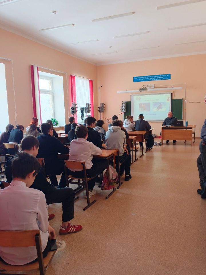 Школьникам Мамадыша рассказали об опасностях управления снегоходами