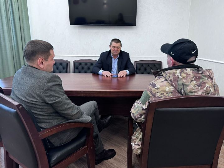 В Мамадыше состоялась встреча с боцом СВО с позывным «Лысый»