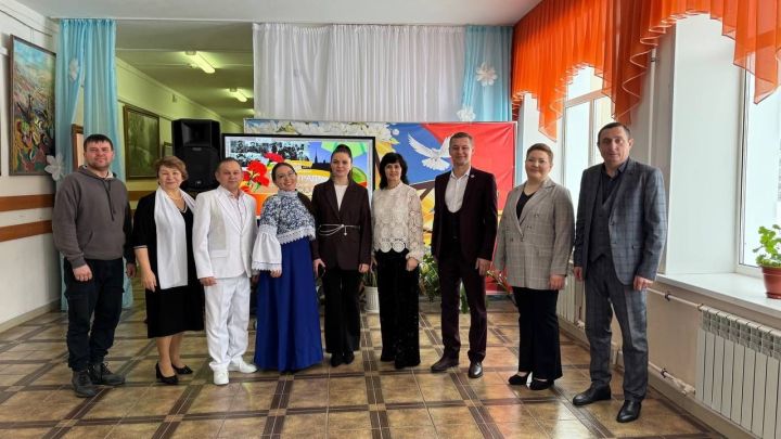 Работники РДК провели для школьников урок памяти о блокадном Ленинграде