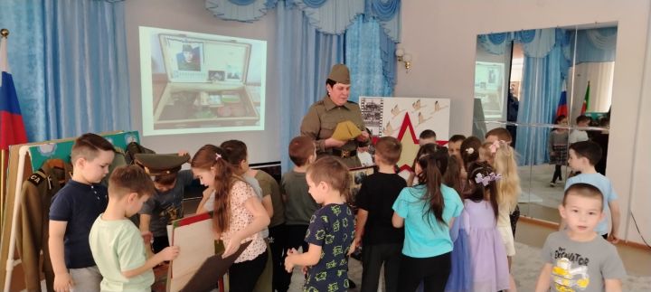 В детском саду «Лейсен» открылся мини-музей «Чемодан боевой памяти»