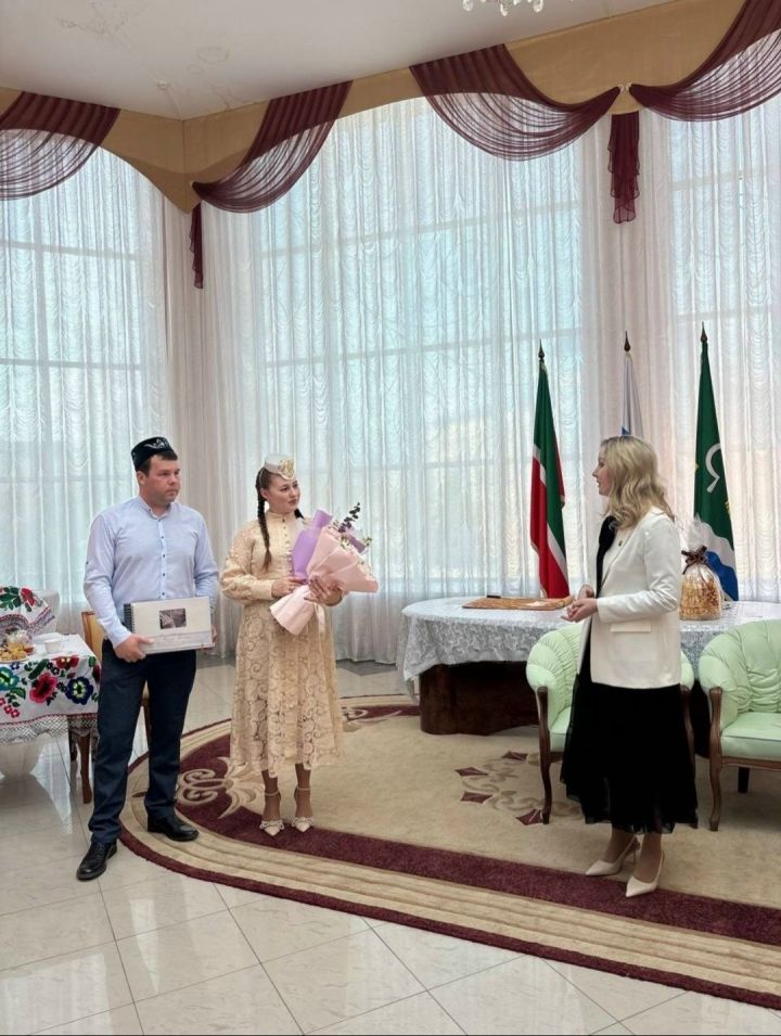 Первый новорождённый Мамадышского района получил свой документ