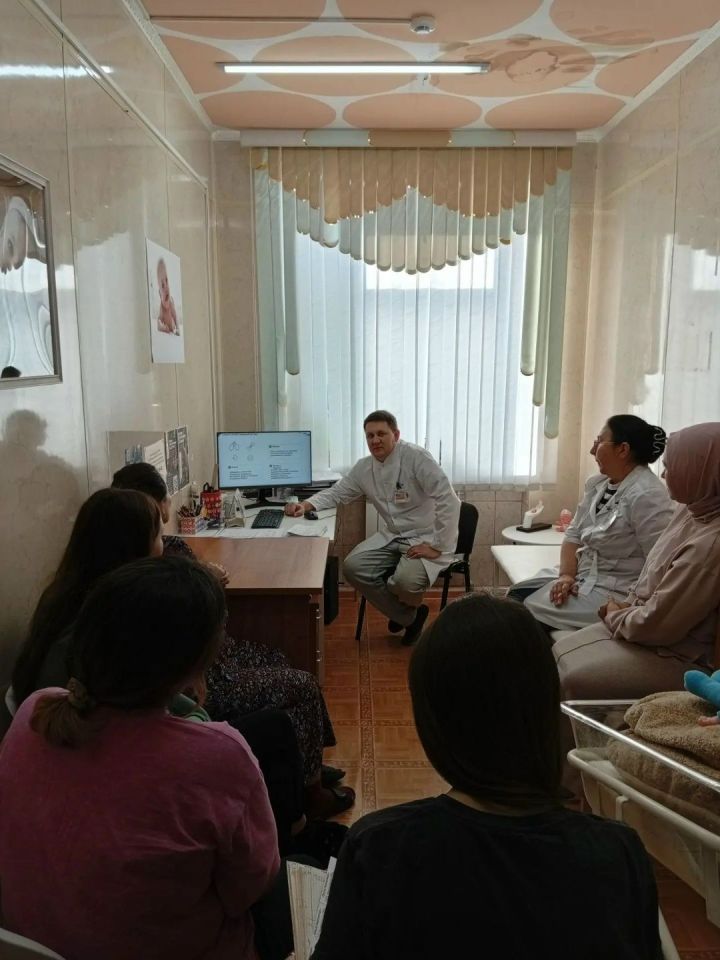 Эпидемиолог ЦРБ провел занятие для будущих мам о вакцинации против гриппа