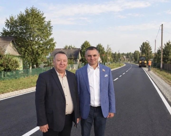 Жители Кемеш-Куля благодарят Рустема Усманова за помощь в строительстве дороги