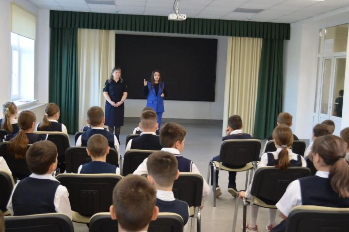 В школах Мамадыша проходят профилактические беседы о БДД