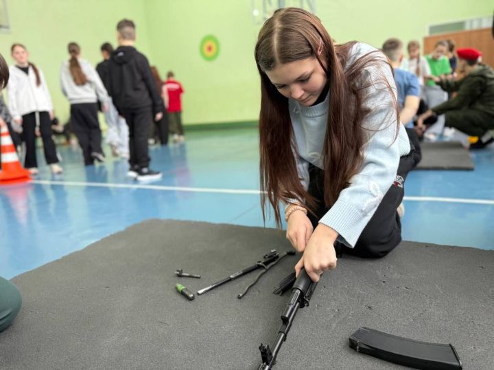 В школе №3 Мамадыша прошла патриотическая игра «Зарница 2.0»