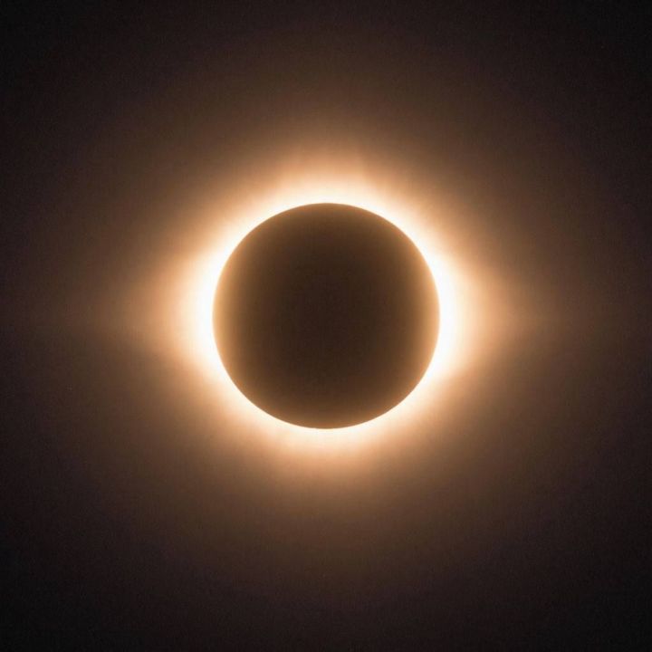 Солнечное затмение 17 февраля 2026: чем опасно, что нельзя делать