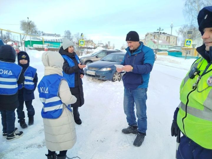 Спасти жизнь – пристегнуть ремень: юные инспекторы провели важную акцию