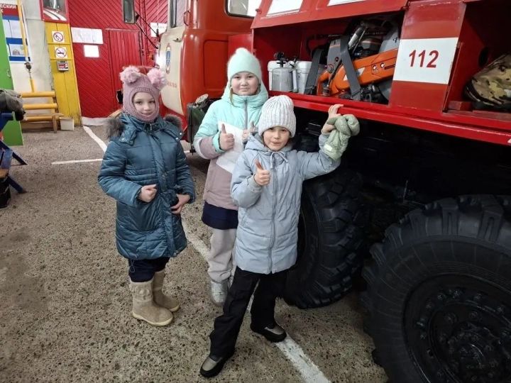 В пожарной части села Соколка прошла экскурсия для школьников