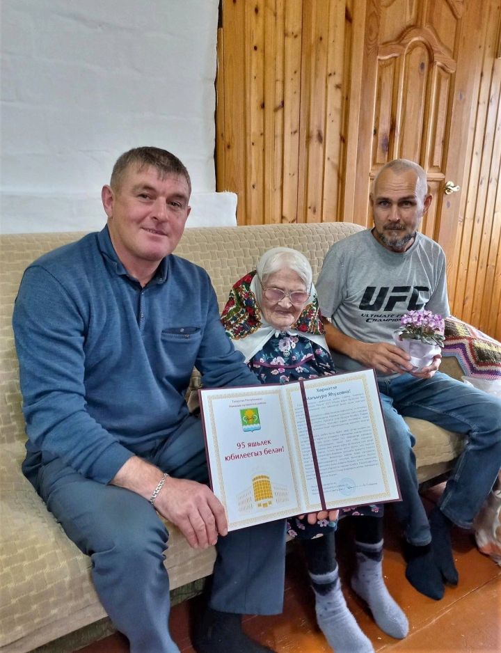 Булат Хасанов 24 года на посту главы поселения