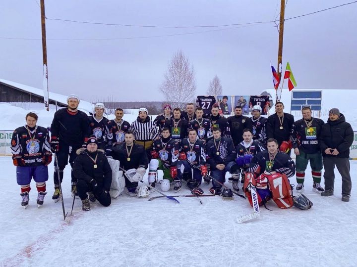 В Урманчеево прошел хоккейный турнир памяти ветеранов