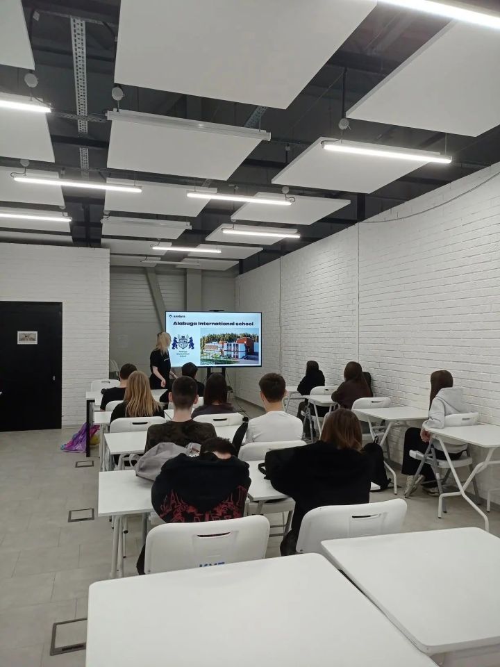 Лицеисты Мамадыша посетили промышленный гигант «Алабуга»