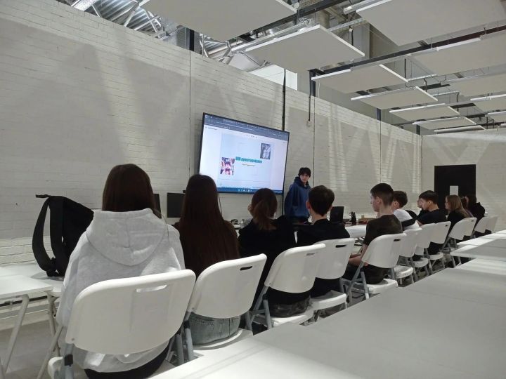 Лицеисты Мамадыша посетили промышленный гигант «Алабуга»