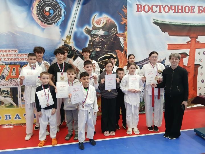 Более 20 наград завоевали мамадышцы на Чемпионате Татарстана по Кобудо
