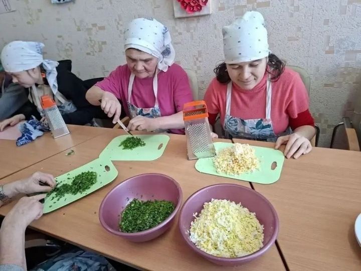 В «Заботе» прошло занятие по технологии «Бытовая адаптация»