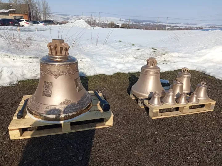 В церкви Пресвятой Богородицы Мамадышского района освятили новые колокола