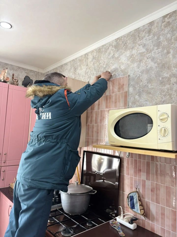 В Мамадыше продолжают устанавливать пожарные извещатели