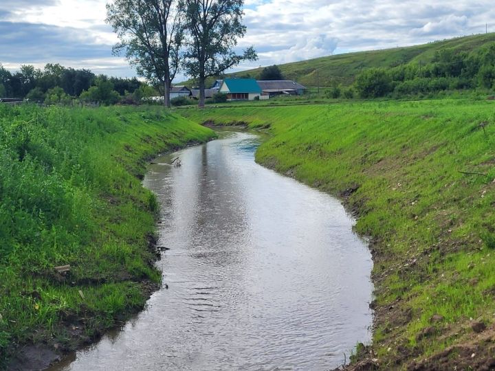 В Мамадышском районе продолжается расчистка реки Беркас