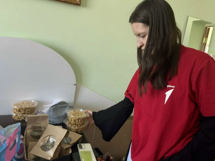 В школе прошла акция по сбору гуманитарной помощи участникам СВО