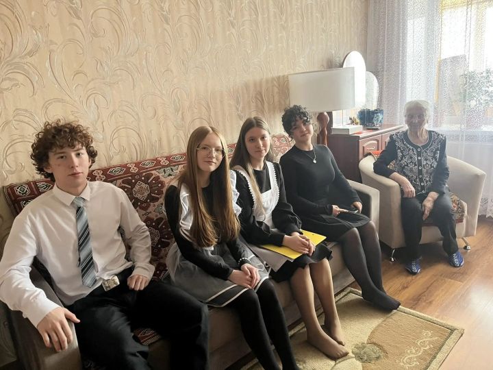 «Живая история»: лицеисты встретились с ветераном, пережившим оккупацию