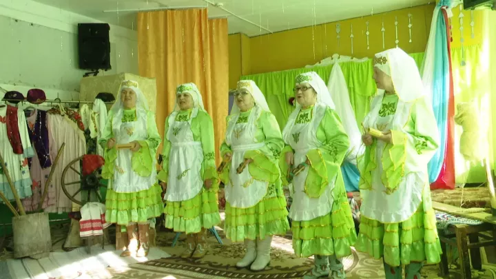 «Чишмэлэр» продолжают выступать даже без своей сцены