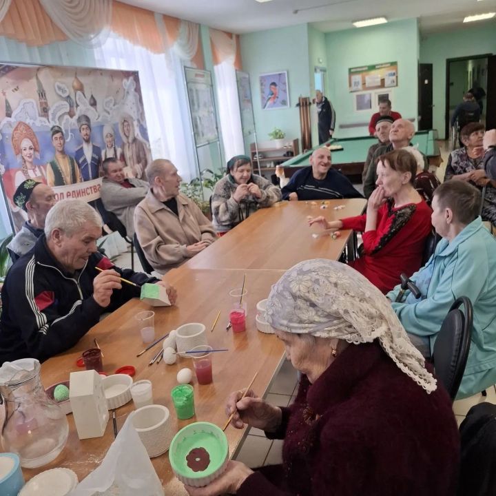 Студенты Мамадыша устроили праздник для жителей дома-интерната