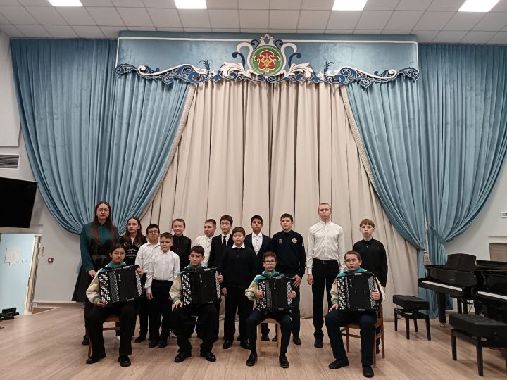 В школе искусств прошел праздничный концерт «Спешим поздравить вас!»