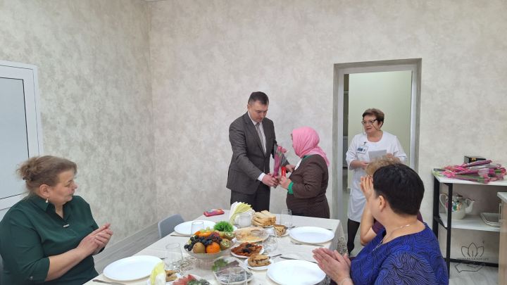 В Мамадышской больнице поздравили матерей и жён участников СВО