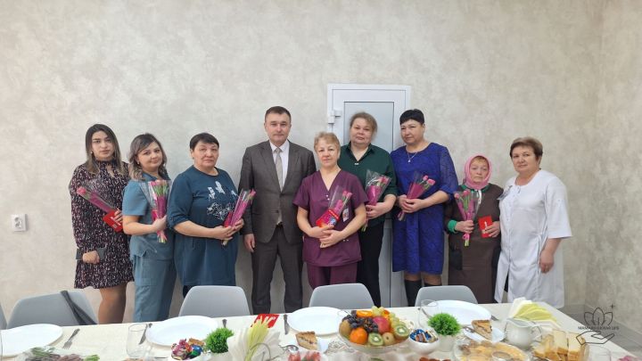 В Мамадышской больнице поздравили матерей и жён участников СВО