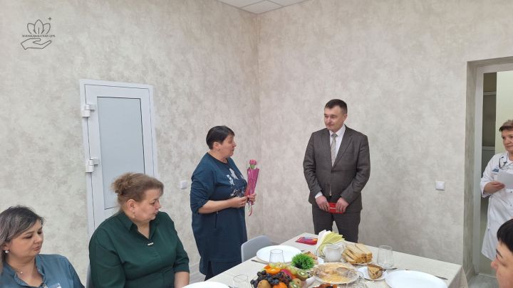 В Мамадышской больнице поздравили матерей и жён участников СВО