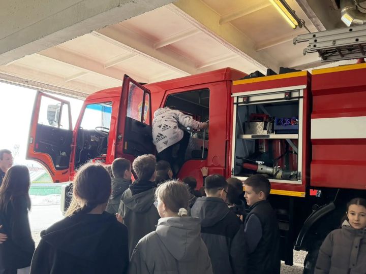 Экскурсия в пожарно-спасательную часть прошла для лицеистов Мамадыша