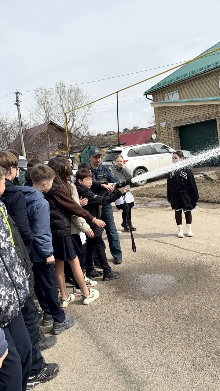 Экскурсия в пожарно-спасательную часть прошла для лицеистов Мамадыша