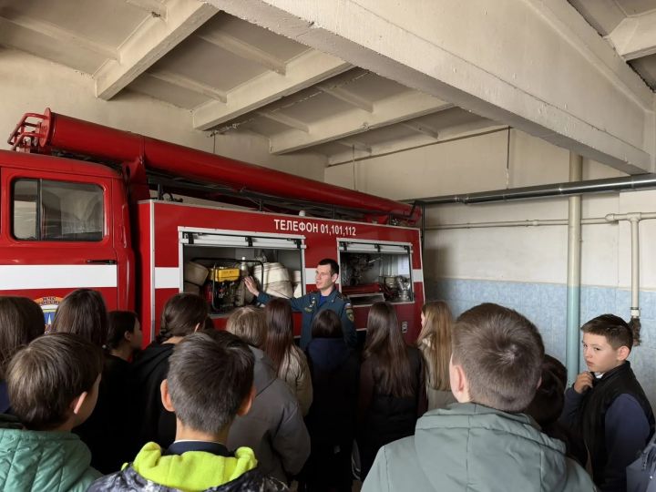Экскурсия в пожарно-спасательную часть прошла для лицеистов Мамадыша