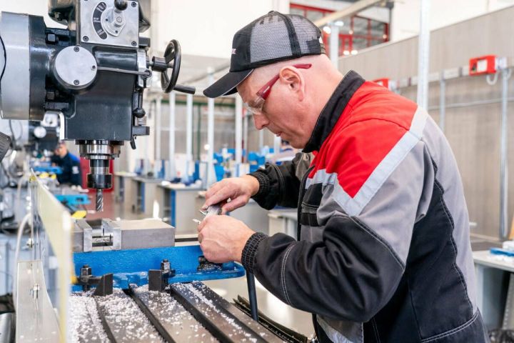 На КВЗ стартовал «Лучший по профессии»: битва мастеров