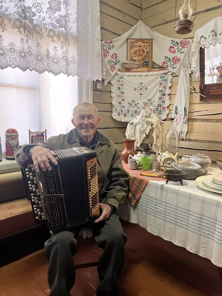 В маленьких сёлах часто хранится большая история