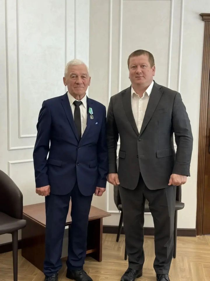 Педагог из Мамадыша удостоен медали «За доблестный труд»