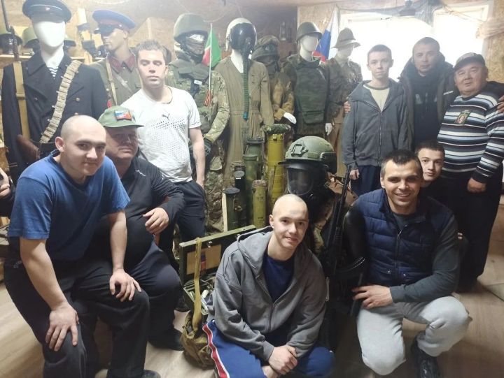 Мамадышские поисковики посетили музей военной истории по пути на Вахту памяти