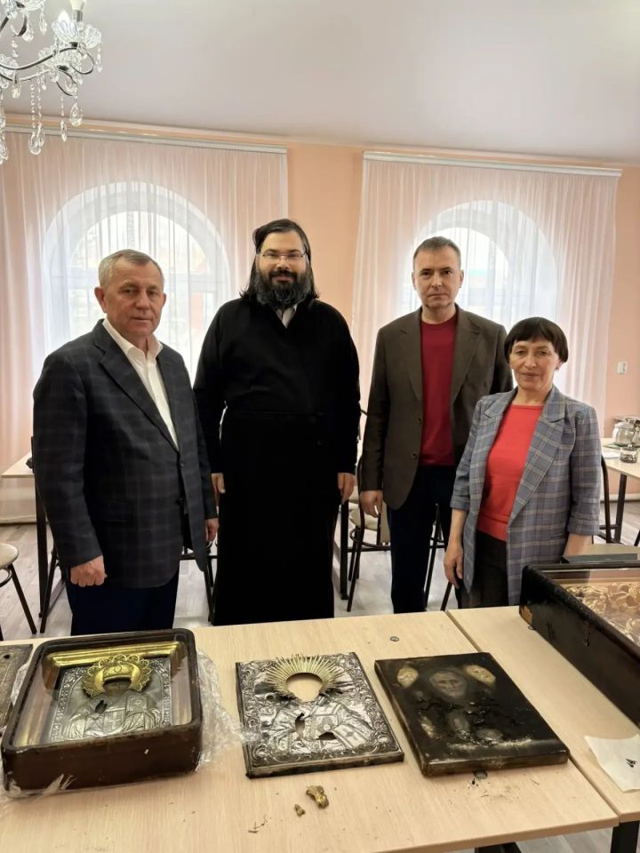 Старинную икону из храма Ксении Римляныни отправят на экспертизу