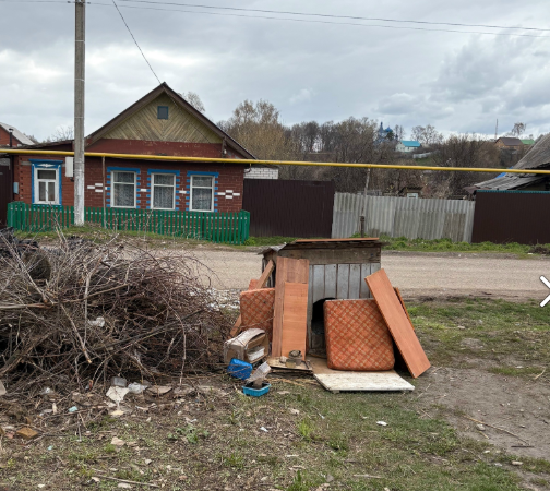 «Снесли хату»: кому мешала кошачья будка у детского сада в заошме